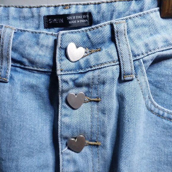 5/$25 Shein Heart Button Cut Off Denim Shorts 10 - Picture 5 of 5